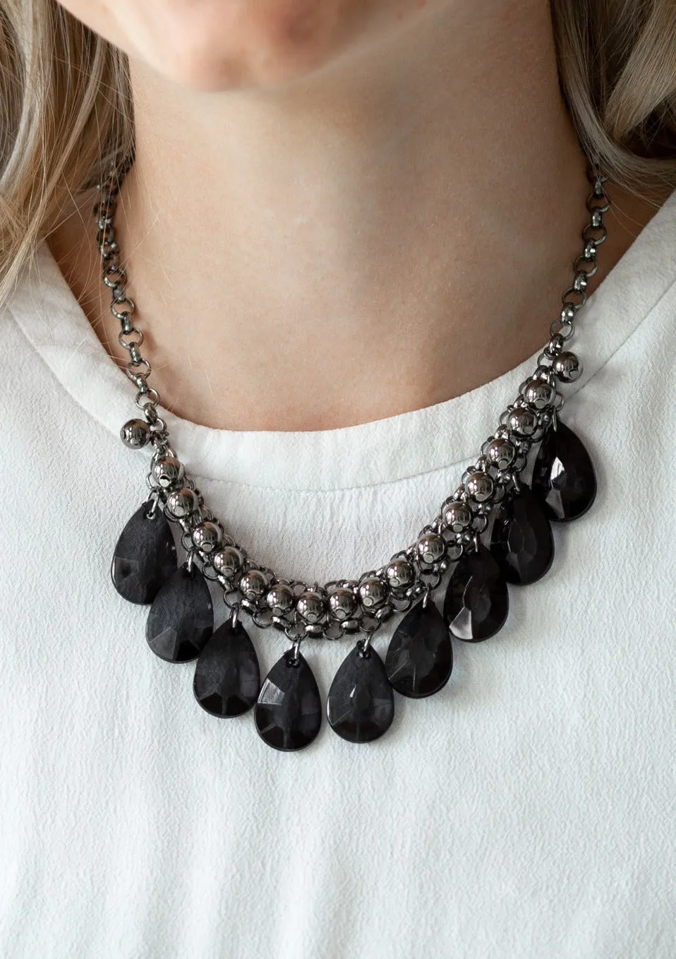 Fashionista Flair Black Necklace Set