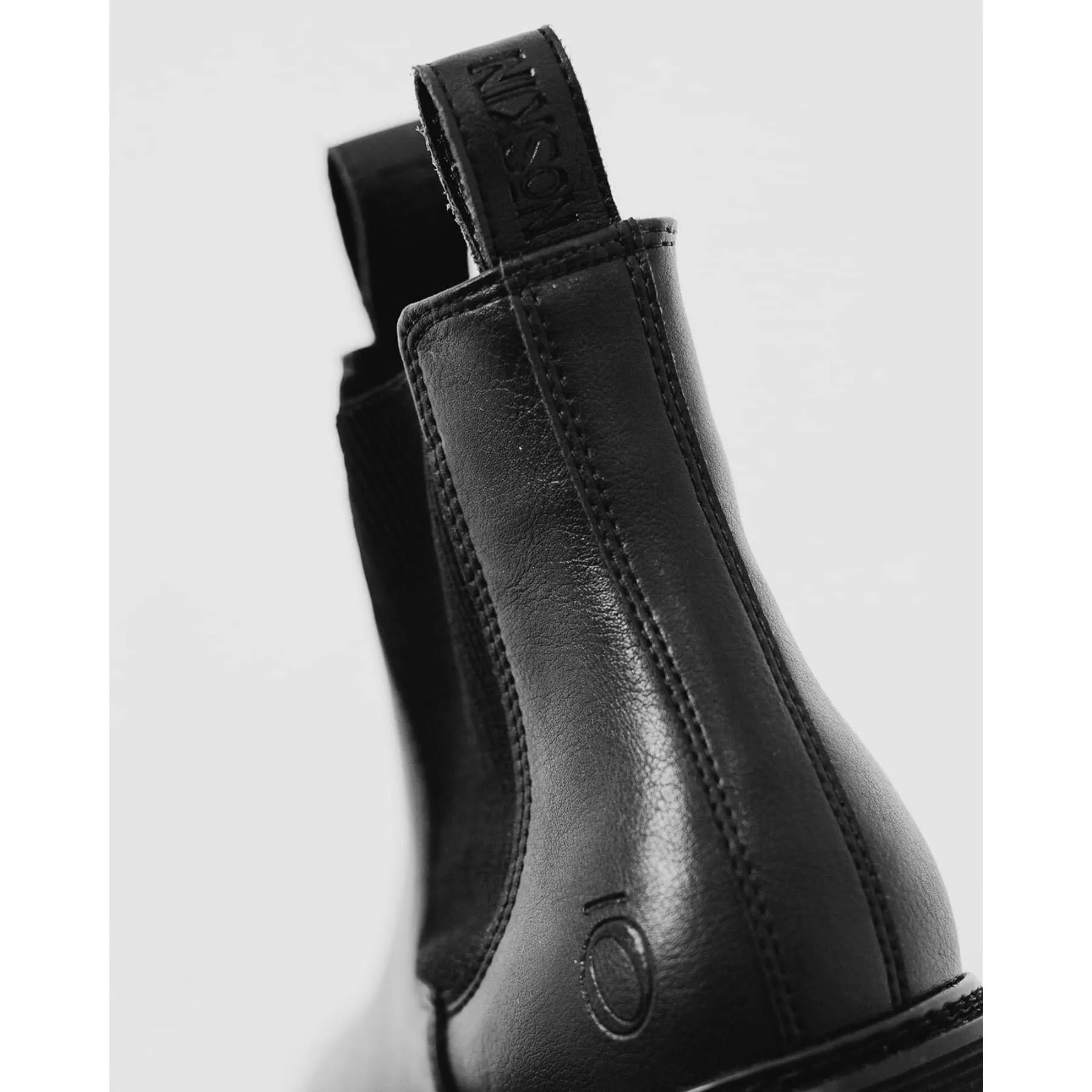 NoSkin black signature unisex Chelsea boot