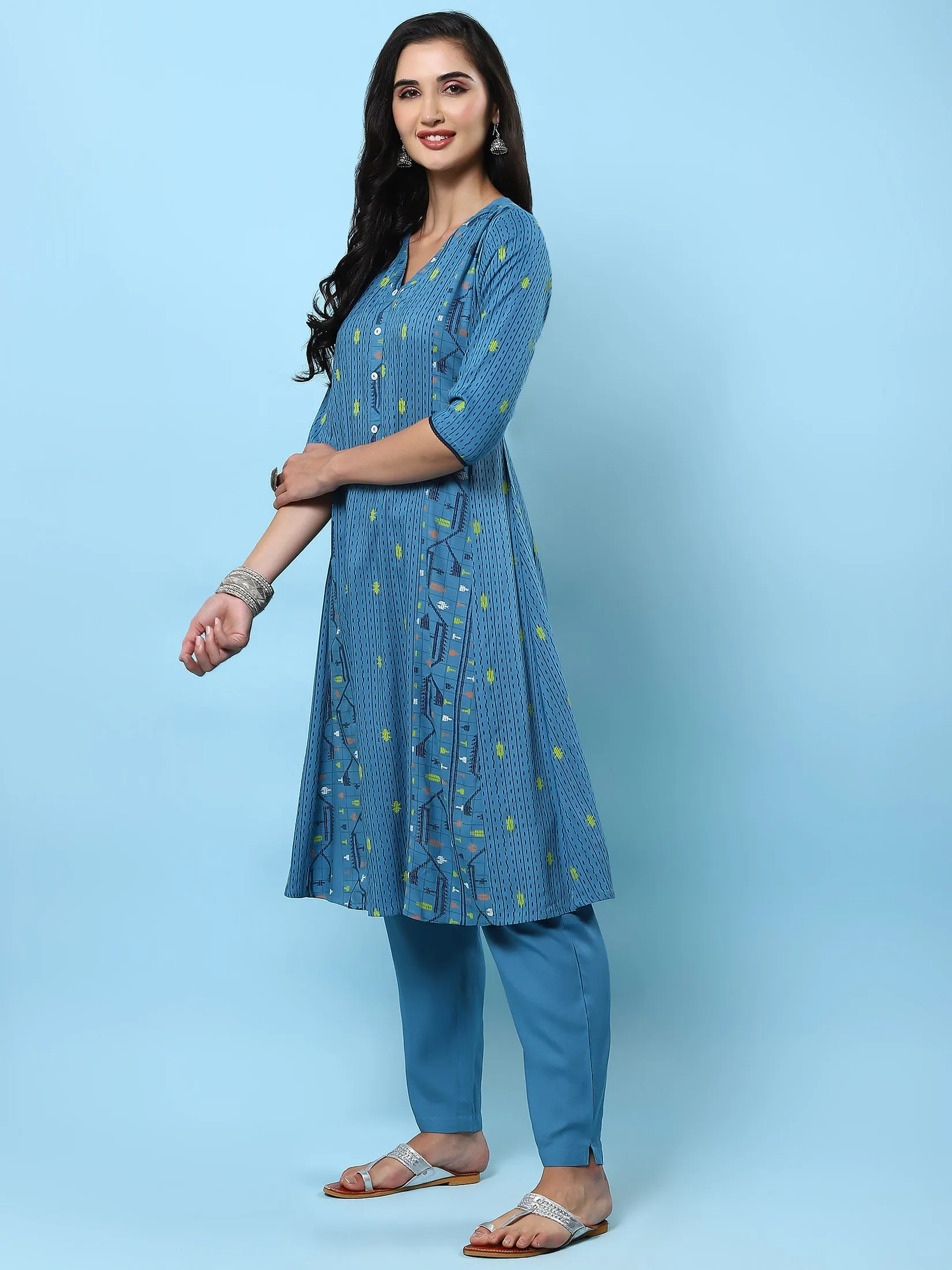 Women Blue Aztec Printed Kurta With Trouser